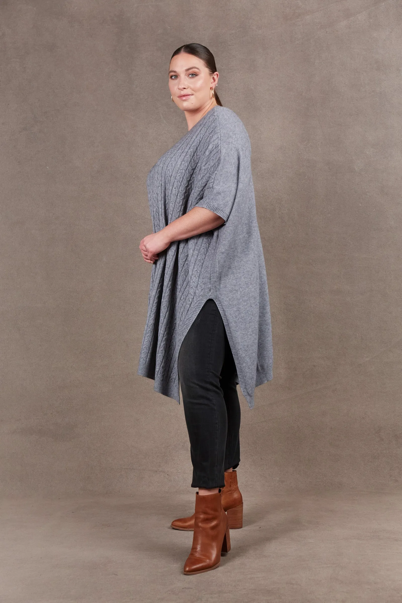 Alawa Cable Poncho - Smoke