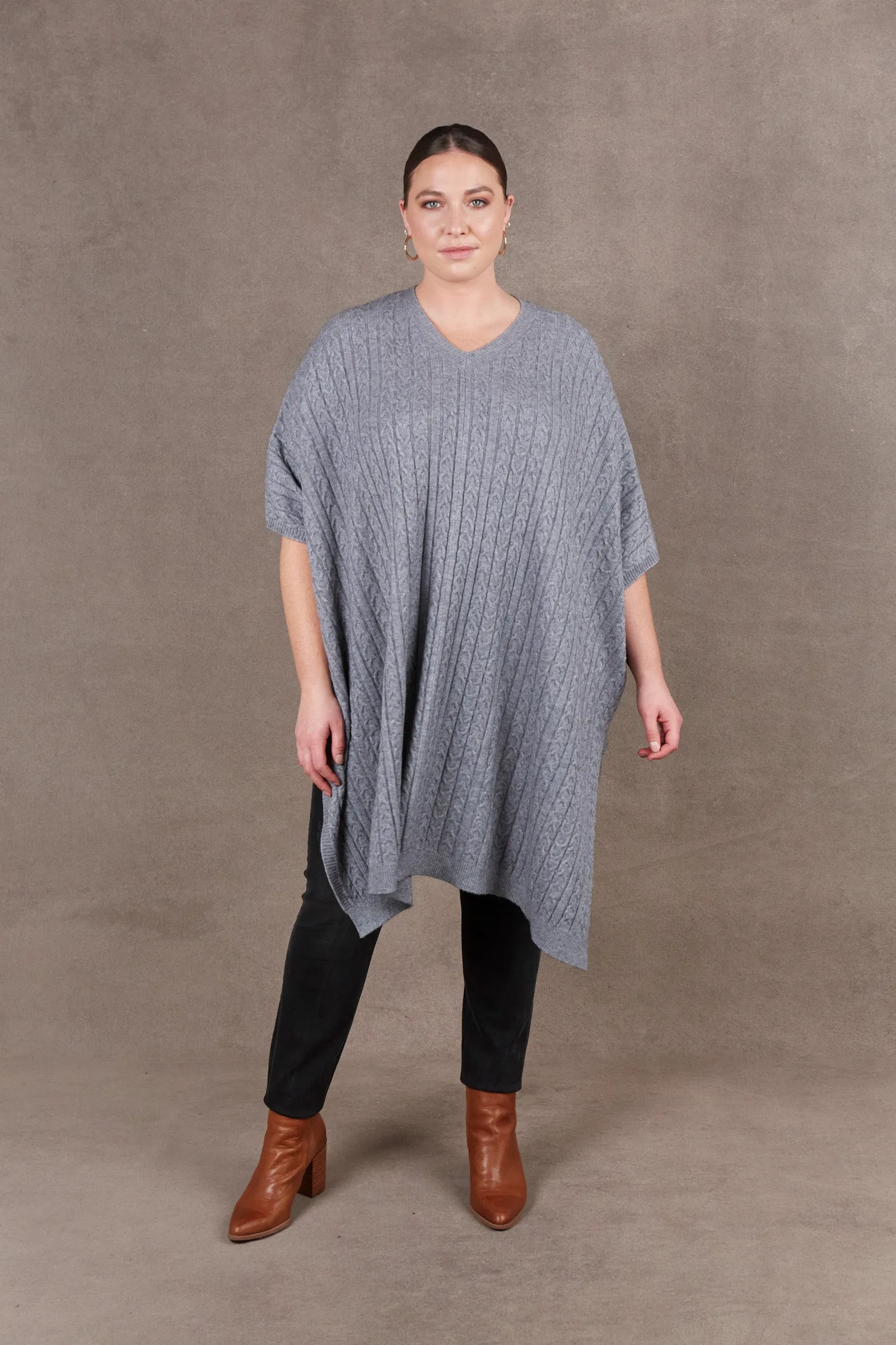 Alawa Cable Poncho - Smoke