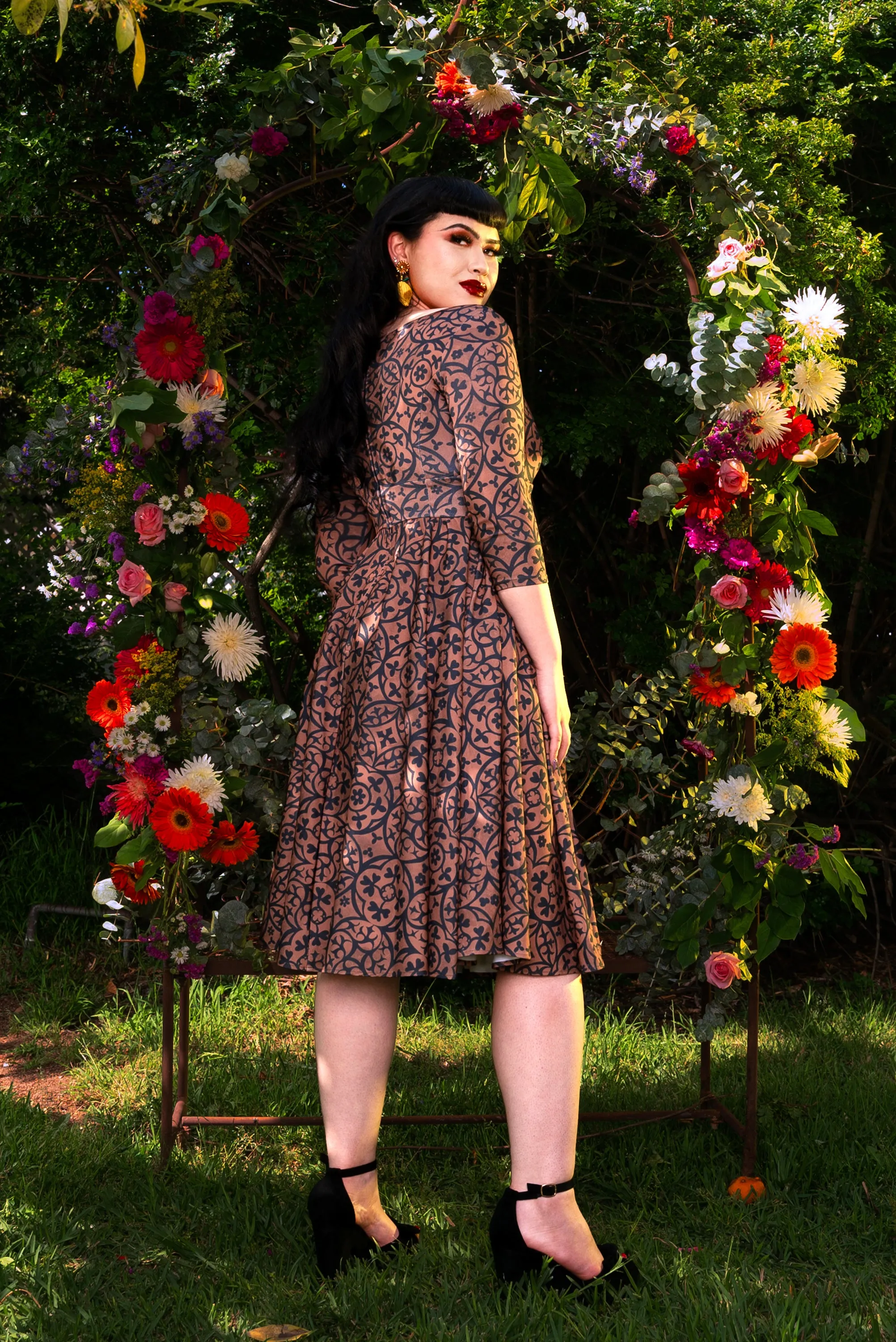 Final Sale - Priscilla Swing Dress in Gold and Black Medallions Print Stretch Twill | Laura Byrnes & Hope Johnstun