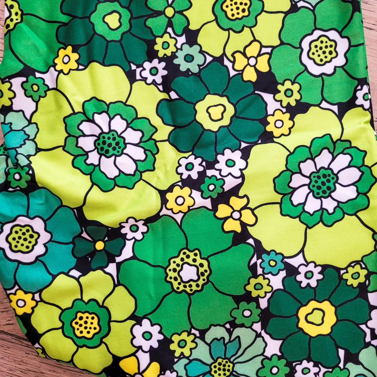 Lucky Floral - High-quality Handcrafted Vibrant Leggings