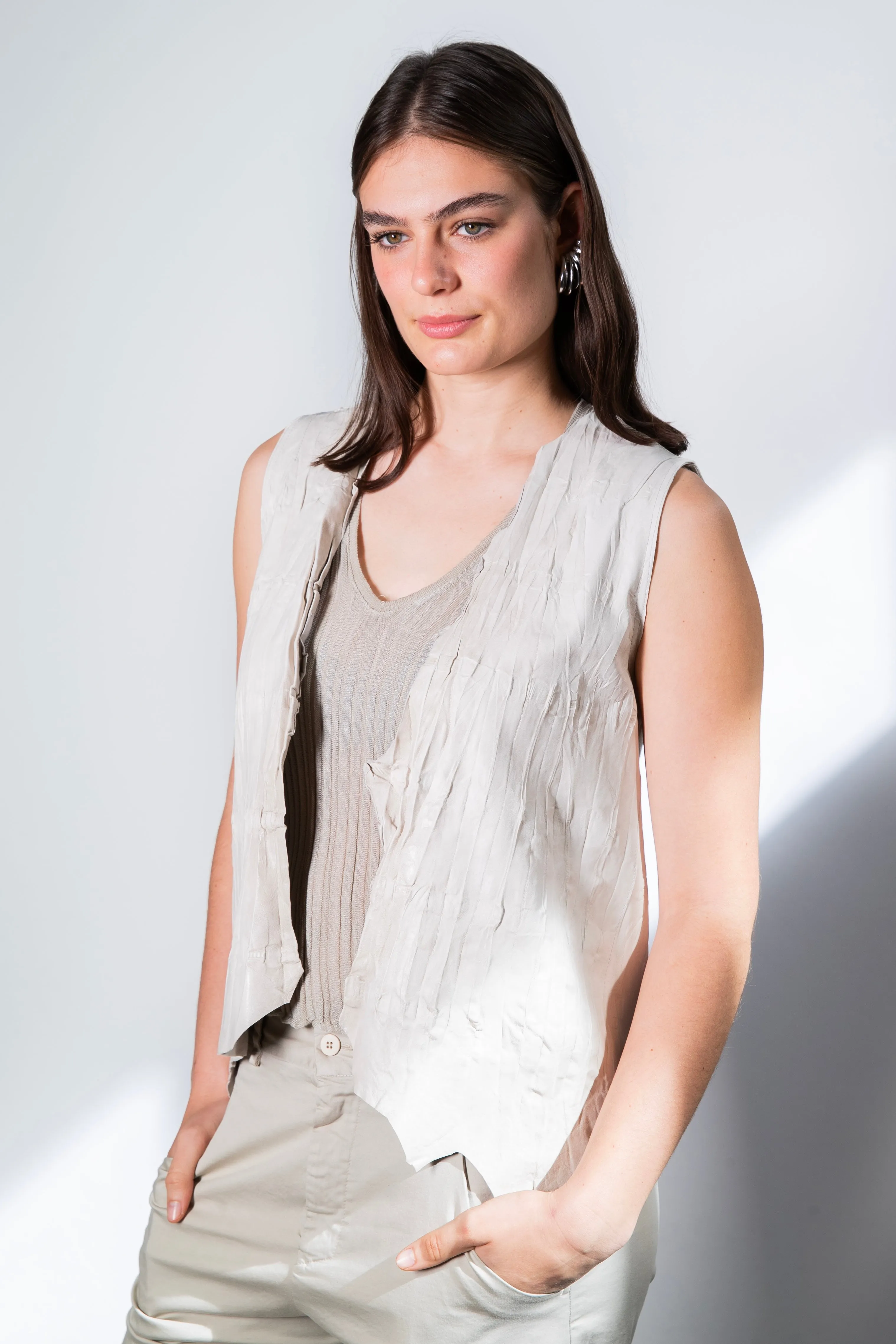 Transit Par Such Textured Leather Vest In Ivory