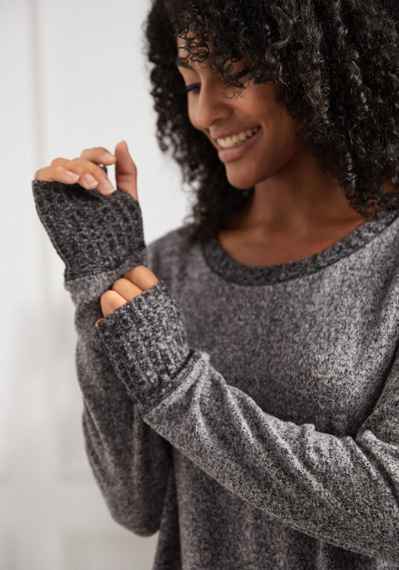 UltraEase Scoop Long Sleeve (Charcoal)